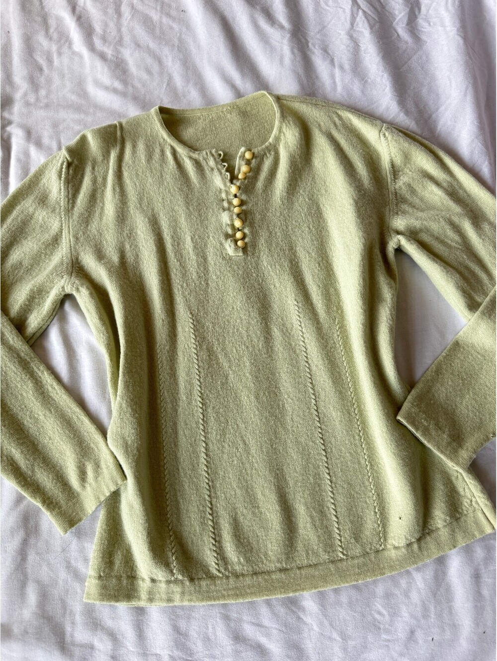 Vintage Light Green Long Sleeve Pullover Sweater with Button Detail